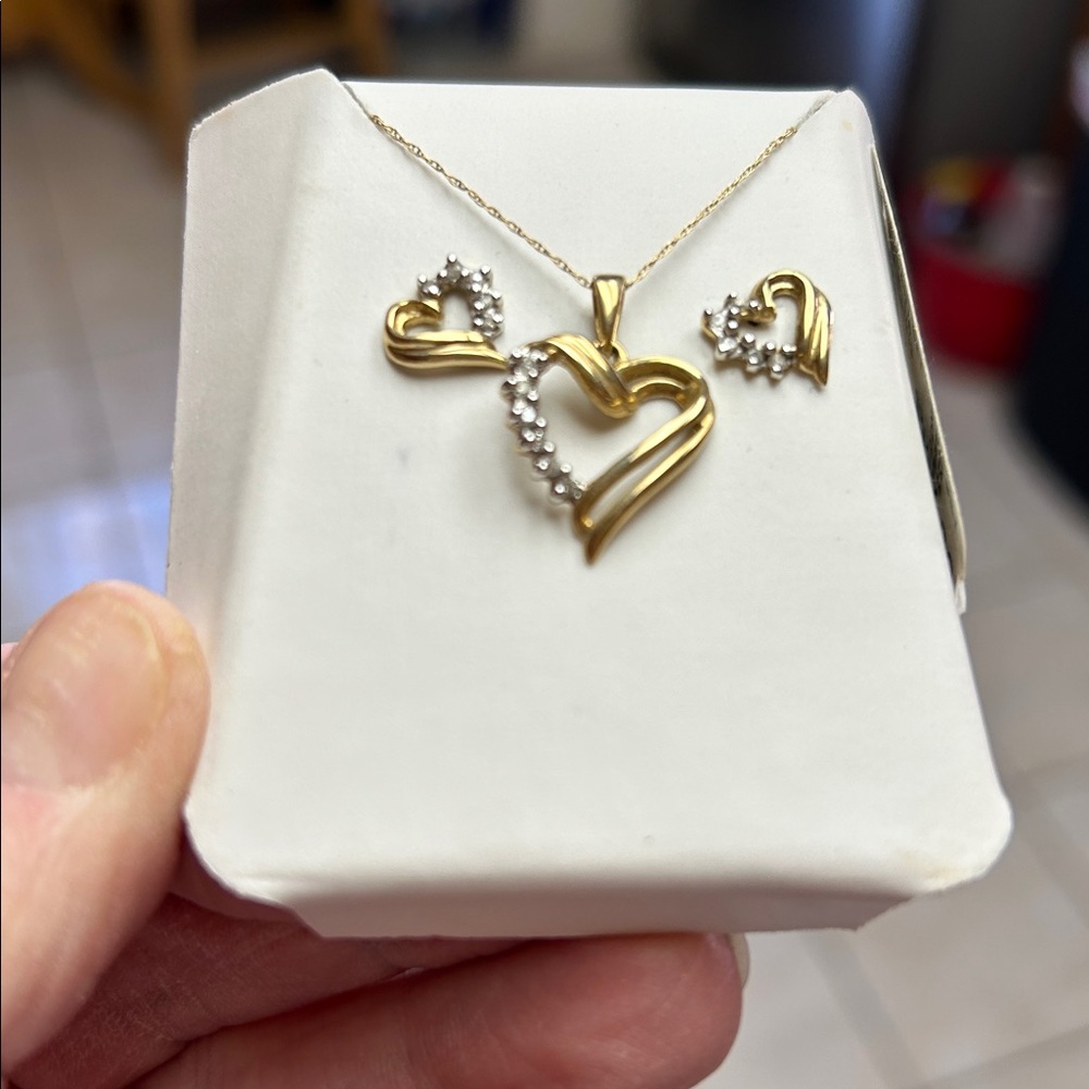 10K Gold Round Cut Diamonds Heart Pendant & Matching Earrings Set Vintage NWT
